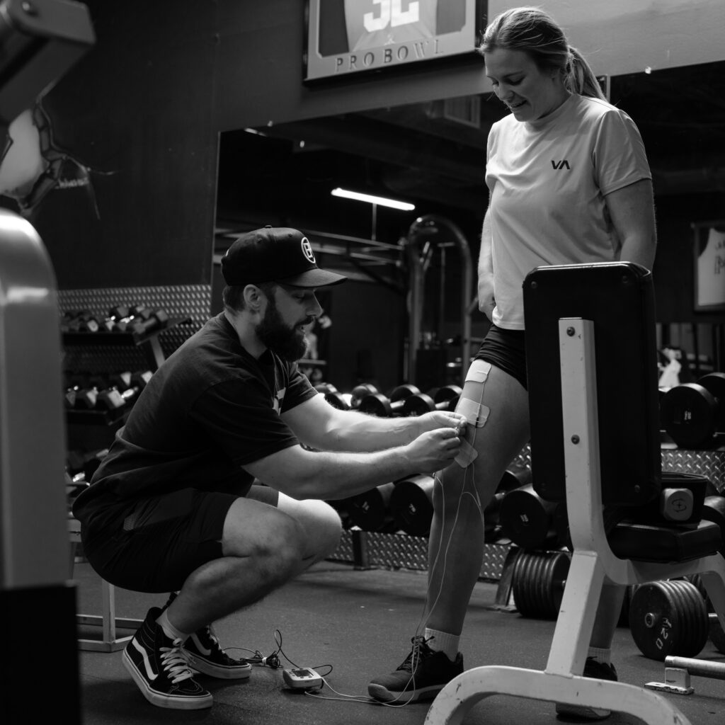 Physical Therapist in Pleasanton CA demonstrates advanced rehab techniques
